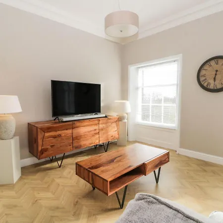 7a Belvoir Terrace * סקארבורו