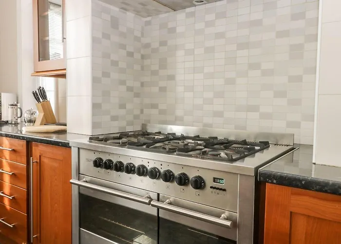 7a Belvoir Terrace *